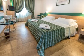 West Point Airport Hotel