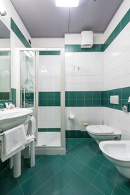 West Point Airport Hotel