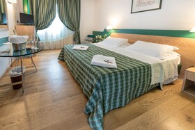 West Point Airport Hotel