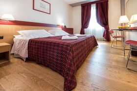 West Point Airport Hotel