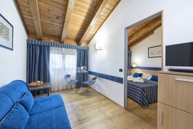 West Point Airport Hotel