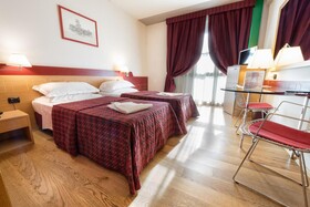 West Point Airport Hotel