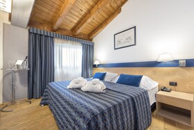 West Point Airport Hotel