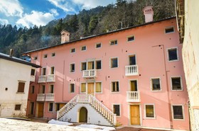 Perarolo Halldis Apartments