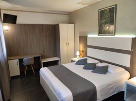Therra Lodge