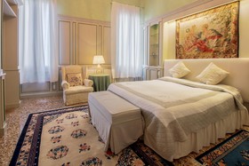 Fortuny3967 Suites & Wine