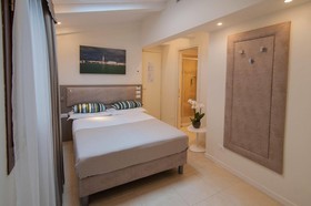 Leone Hotel