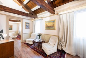 Hotel Monaco & Grand Canal