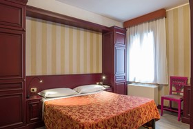 La Fenice et des Artistes