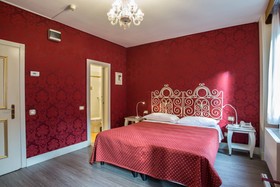 La Fenice et des Artistes