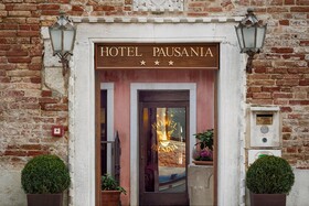 Pausania