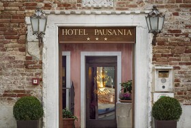 Pausania