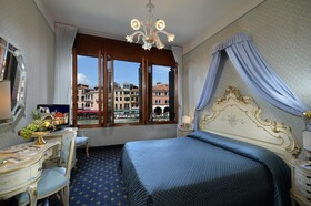 Rialto Hotel