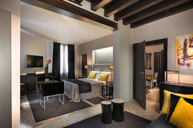 The Charming House DD724