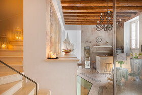 Boutique Room