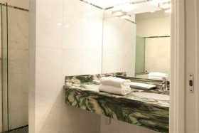 City Centre Rooms and Apartments