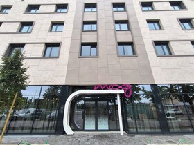 Moxy Verona
