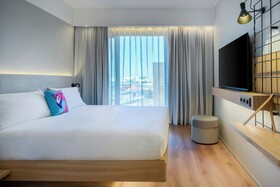 Moxy Verona