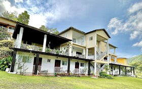 Star Light Chalet and Health Spa