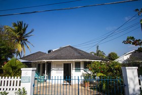 Yellow Canary Beach Villa