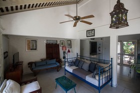 Yellow Canary Beach Villa