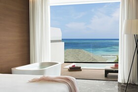 Excellence Oyster Bay