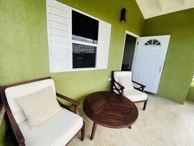 Jhadano Villa 3BR Pool Shuttle 3 Mins to Beach4.0 star property