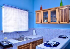 Kingston Sunset Guest Apartment