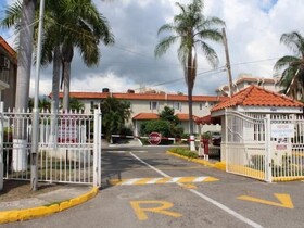 Oaklands Apartment Complex