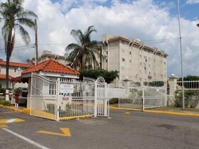 Oaklands Apartment Complex