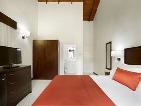 Shirley Retreat