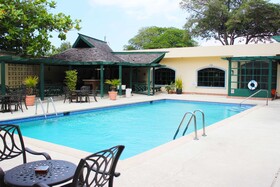 The Courtleigh Hotel & Suites