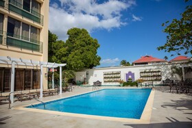 The Courtleigh Hotel & Suites
