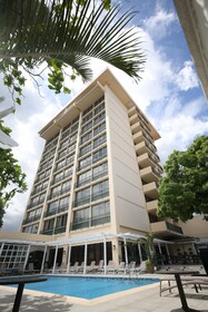 The Courtleigh Hotel & Suites
