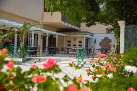 The Courtleigh Hotel & Suites