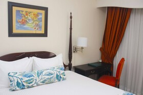 The Courtleigh Hotel & Suites