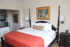 The Courtleigh Hotel & Suites