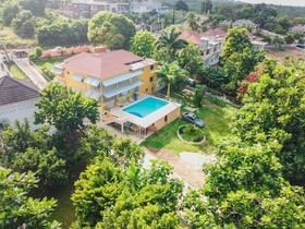 Enchanted Villas Inn