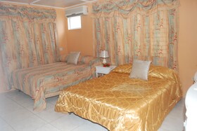 Enchanted Villas Inn
