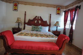 Gloriana & Spa