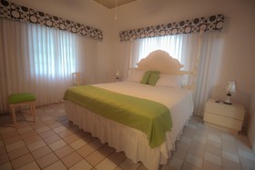 Kenwood Villa