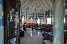 Leela's Manor