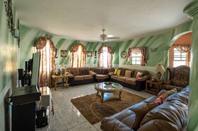 Leela's Manor