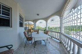Leela's Manor