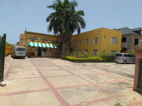 Rose Hall de Luxe