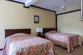 Rose Hall de Luxe
