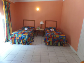 Rose Hall de Luxe