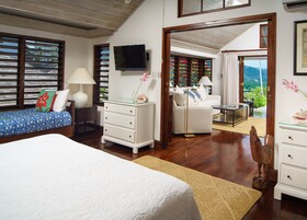 Round Hill Hotel & Villas