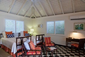 Round Hill Hotel & Villas