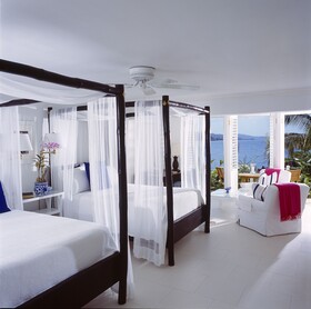 Round Hill Hotel & Villas